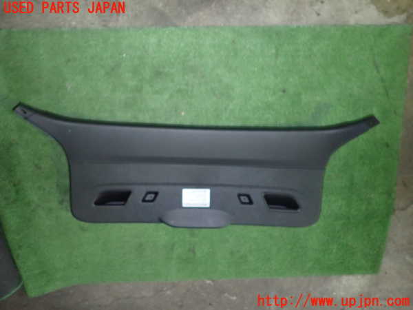 5UPJ-15161578]BMW M135i F20 (1B30)バックドア内張り 中古_m0001.jpg