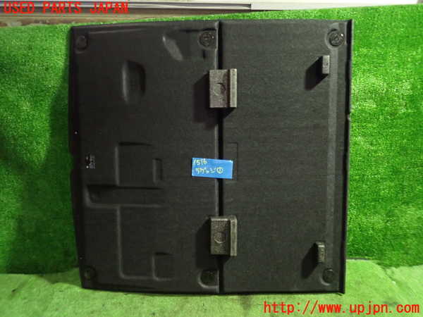 5UPJ-15167771]BMW M135i F20 (1B30)ラゲッジトレイ1 中古_m0003.jpg