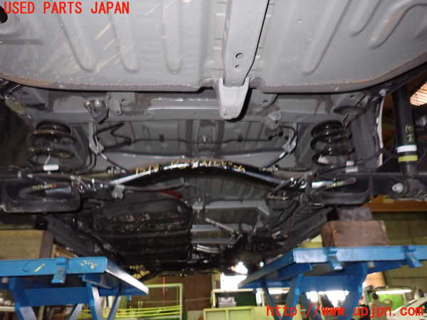 5UPJ-15185380]ノア(ヴォクシー)(ZRR80G)リアアクスルビーム 中古_m0001.jpg