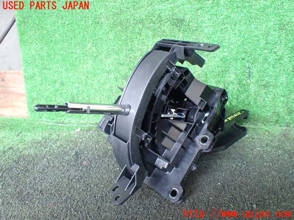5UPJ-15217555]ノアハイブリッド(ヴォクシーハイブリッド)(ZWR95W)ATシフトレバー 中古_m0001.jpg