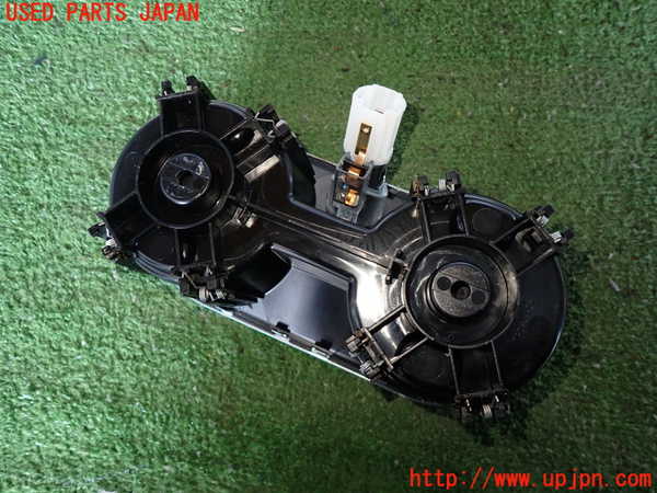 2UPJ-15257810]ポルシェ・カイエン S ハイブリッド(92ACGEA)ドリンクホルダー 中古_m0002.jpg