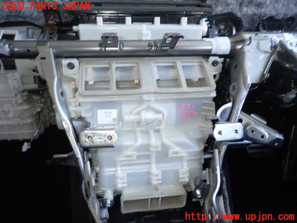 5UPJ-15316081]レクサス・RC300h(AVC10)エバポレーター1 中古_m0001.jpg