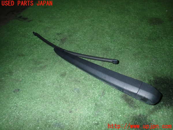 5UPJ-15371661]ベンツ A180(177084)リアワイパーアーム1 中古_m0001.jpg