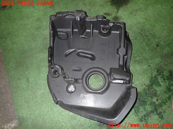 5UPJ-15372160]ベンツ A180(177084)エンジンアッパーカバー 中古_m0003.jpg