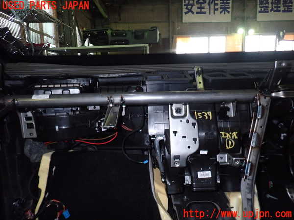 5UPJ-15376081]ベンツ A180(177084)エバポレーター1 中古_m0001.jpg
