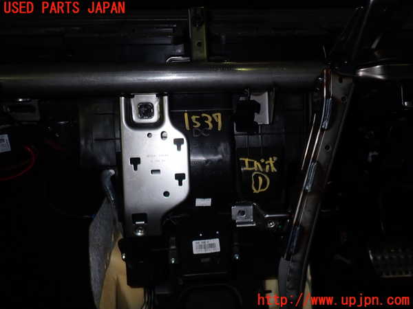 5UPJ-15376081]ベンツ A180(177084)エバポレーター1 中古_m0002.jpg