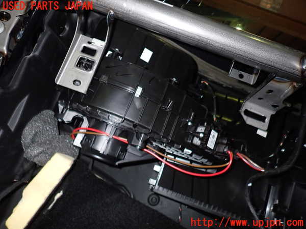 5UPJ-15376081]ベンツ A180(177084)エバポレーター1 中古_m0003.jpg