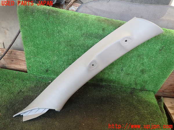 5UPJ-15427655]ハイラックスサーフ(TRN215W)右フロントピラートリム 中古_m0001.jpg