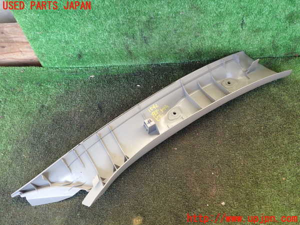 5UPJ-15427660]ハイラックスサーフ(TRN215W)左フロントピラートリム 中古_m0003.jpg