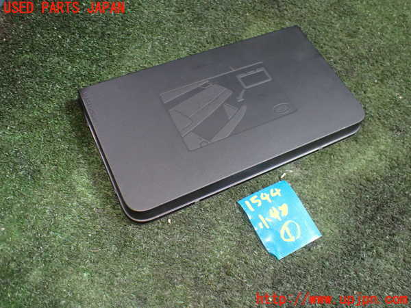 5UPJ-15447841]レンジローバー イヴォーク(LZ2XA)小物入れ1 中古_m0002.jpg
