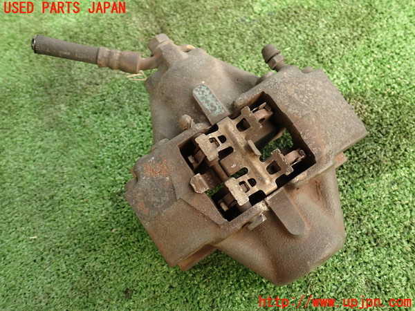 5UPJ-15514090]クラウン エステート(JZS171W)右リアキャリパー 中古_m0001.jpg