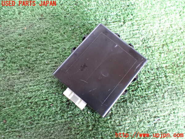 5UPJ-15536135]ランクル80系(FZJ80G)パワステコンピューター 中古_m0002.jpg
