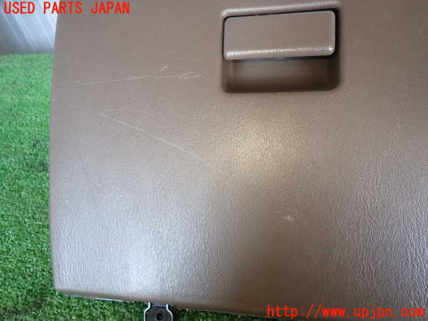 5UPJ-15537516]ランクル80系(FZJ80G)グローブボックス1 中古_m0002.jpg
