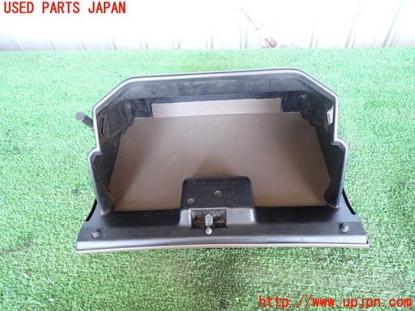 5UPJ-15537516]ランクル80系(FZJ80G)グローブボックス1 中古_m0003.jpg