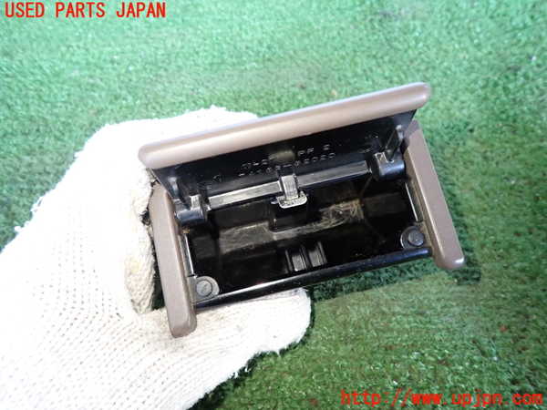 5UPJ-15537822]ランクル80系(FZJ80G)灰皿2 中古_m0002.jpg