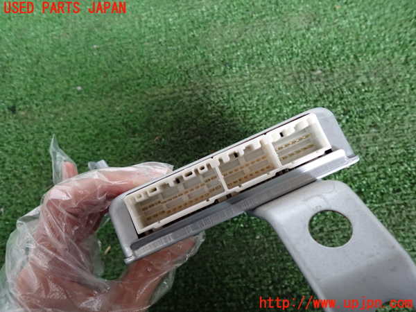 2UPJ-15586125]ランクルシグナス(UZJ100W)ABSコンピューター 中古_m0003.jpg