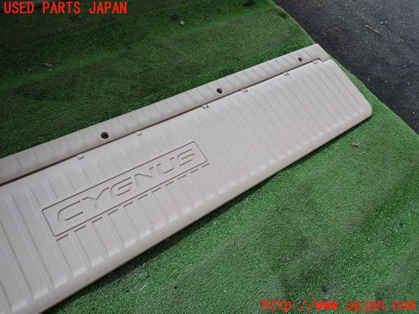 2UPJ-15587771]ランクルシグナス(UZJ100W)ラゲッジトレイ1 中古_m0003.jpg
