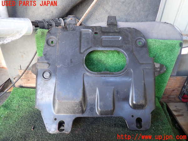 5UPJ-15652170]ハイラックスサーフ(TRN210W)エンジンアンダーカバー 中古_m0001.jpg
