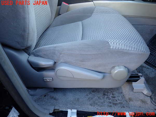 5UPJ-15657035]ハイラックスサーフ(TRN210W)運転席シート 中古_m0004.jpg