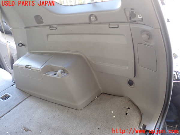 5UPJ-15657675]ハイラックスサーフ(TRN210W)右リアピラートリム 中古_m0004.jpg