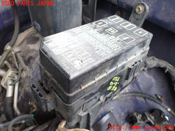 5UPJ-15666742]ハイラックスサーフ(RZN185W)ヒューズボックス2 中古_m0001.jpg