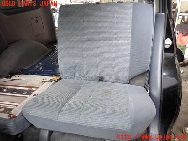 5UPJ-15667175]ハイラックスサーフ(RZN185W)左2列目シート 中古_m0001.jpg