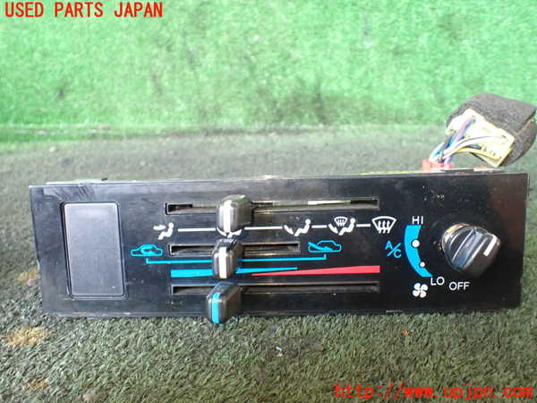 5UPJ-15706066]ランクルプラド(KZJ78W)エアコンスイッチ1 中古_m0001.jpg