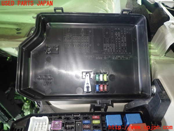 5UPJ-15736741]エスクード(YEA1S)ヒューズボックス1 中古_m0003.jpg