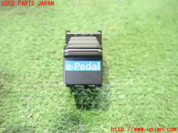 5UPJ-15756308]日産リーフ(ZE1)スイッチ3 (e-Pedal) 中古_m0001.jpg