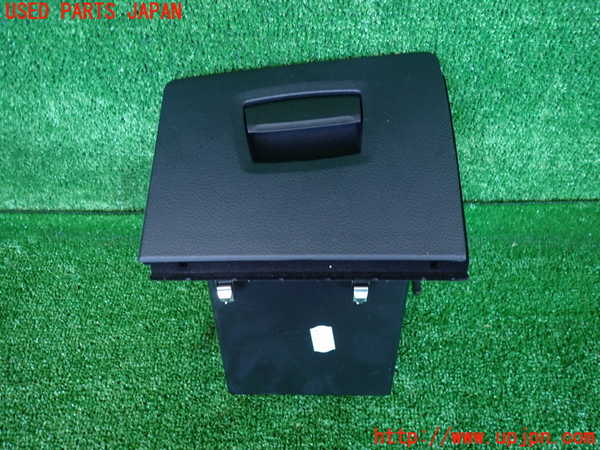 2UPJ-15777841]BMW 528i(XG28)(F10)小物入れ1 中古_m0001.jpg