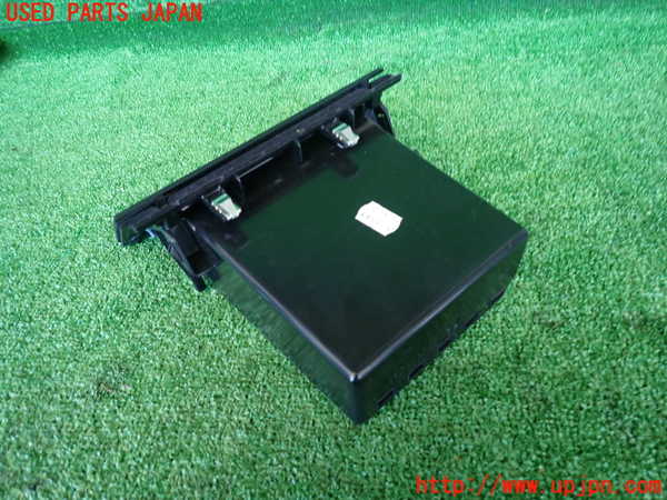 2UPJ-15777841]BMW 528i(XG28)(F10)小物入れ1 中古_m0004.jpg