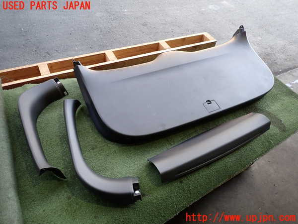 5UPJ-15781578]アウトランダーPHEV(GG2W)バックドア内張り 中古_m0001.jpg