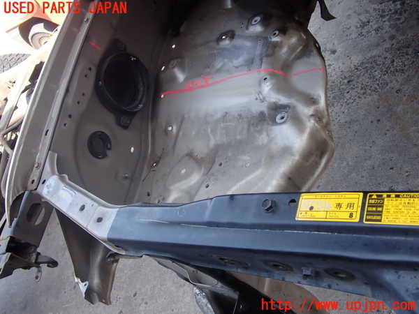 5UPJ-15821042]ランクルシグナス(UZJ100W)コアサポート（カット） 中古_m0002.jpg