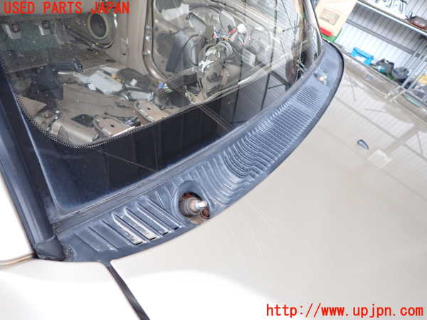 5UPJ-15821190]ランクルシグナス(UZJ100W)カウルトップ 中古_m0002.jpg