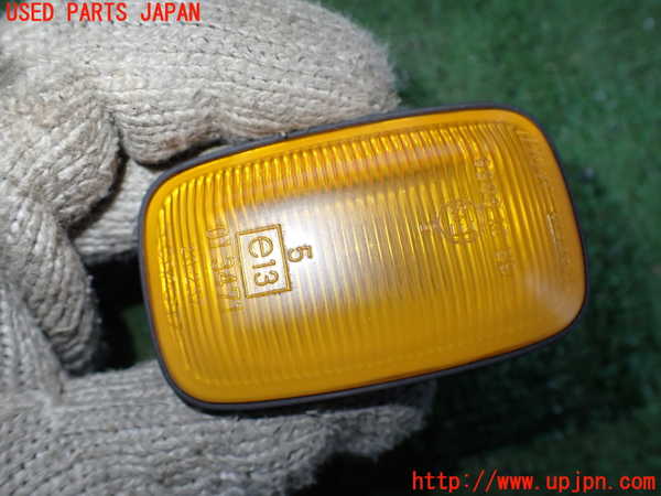 5UPJ-15821162]ランクルシグナス(UZJ100W)左ウィンカーレンズ 中古_m0002.jpg