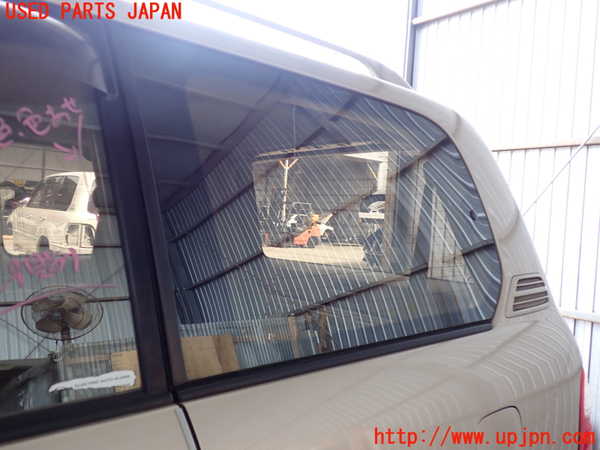 5UPJ-15821382]ランクルシグナス(UZJ100W)左クォーターガラス 中古(43R-00073 M2E45)_m0001.jpg