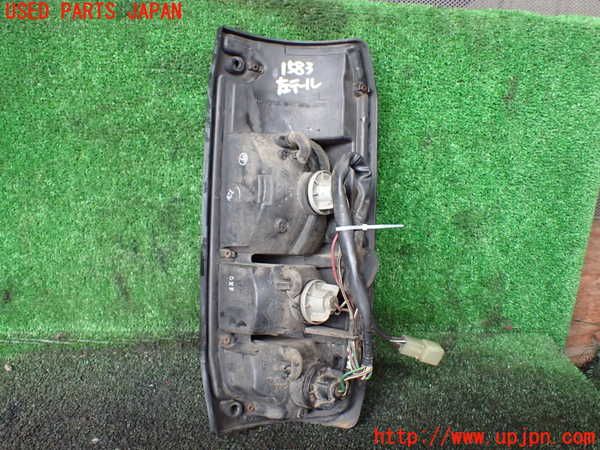 5UPJ-15831536]ランクルプラド(LJ78G)左テールランプ 中古_m0004.jpg
