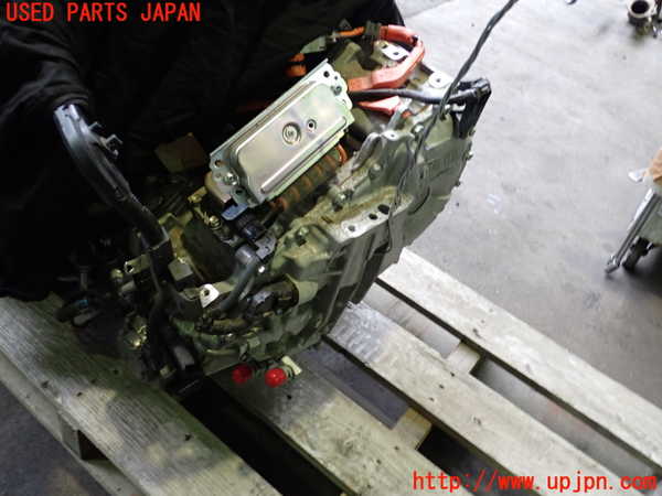 2UPJ-15893010]プリウスPHV(ZVW52)ミッション AT 2ZR-FXE 中古_m0002.jpg