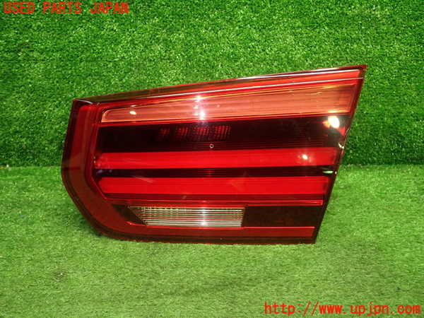 1UPJ-15921550]BMW 320i(8A20 F30)右リアフィニッシャー 中古_m0001.jpg