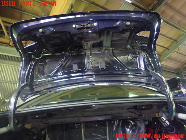 5UPJ-15921500]BMW 320i(8A20 F30)トランク 中古_m0004.jpg