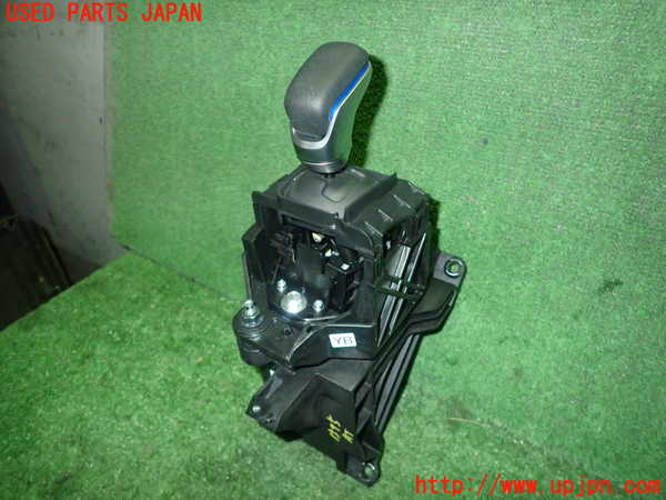 5UPJ-15957555]セレナ e-POWER AUTECH(HFC27)ATシフトレバー 中古_m0001.jpg