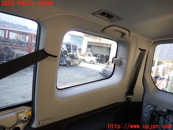 5UPJ-15967675]パジェロ(V75W)右リアピラートリム 中古_m0002.jpg