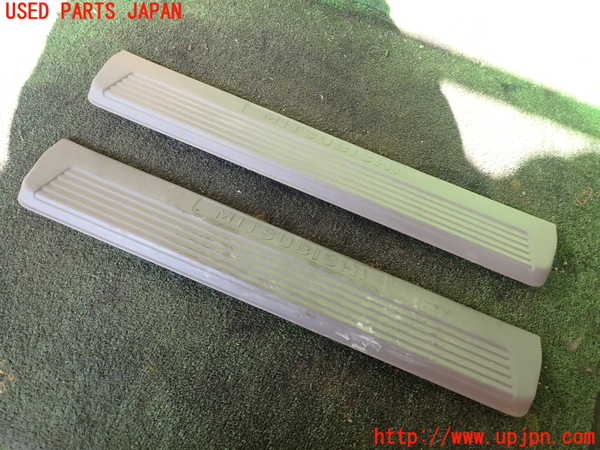 5UPJ-15967740]パジェロ(V75W)スカッフプレート 中古_m0001.jpg