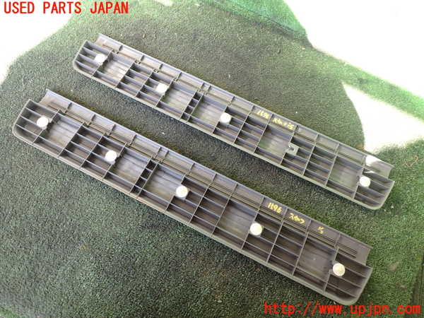 5UPJ-15967740]パジェロ(V75W)スカッフプレート 中古_m0003.jpg