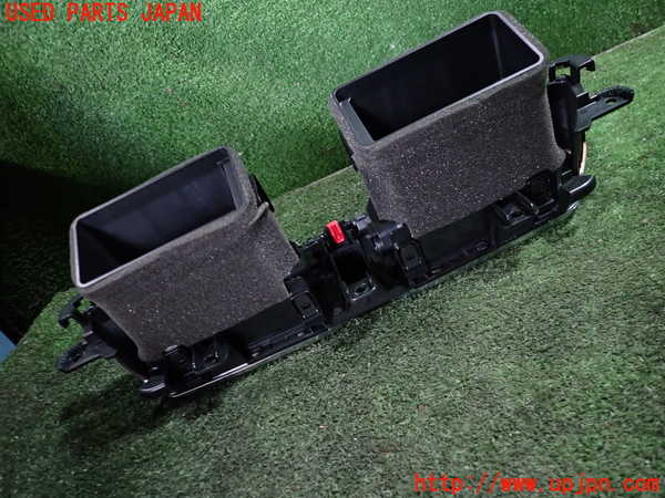 5UPJ-15987528]CX-5(KF2P)エアコン吹き出し口3 (真中) 中古_m0005.jpg