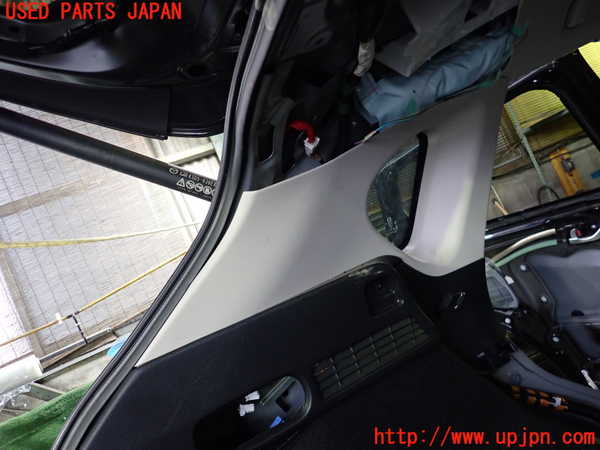 5UPJ-15987680]CX-5(KF2P)左リアピラートリム 中古_m0002.jpg