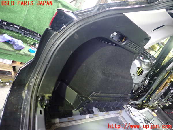 5UPJ-15987680]CX-5(KF2P)左リアピラートリム 中古_m0003.jpg