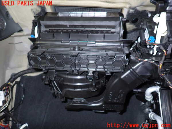 5UPJ-16046081]アウディ・TT クーペ(FVCJS)エバポレーター1 中古_m0003.jpg