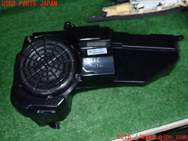 2UPJ-16066530]アウディ・A7 スポーツバック(4GCGWC)ウーハー 中古_m0002.jpg