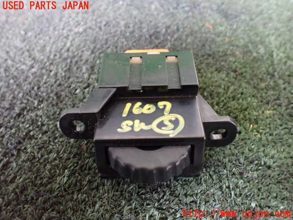 5UPJ-16076310]ランクル100系(HDJ101K)スイッチ5（メーター照度調整ダイヤル） 中古_m0001.jpg